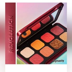 Revolution Forever Dynamic Eyeshadow Palette